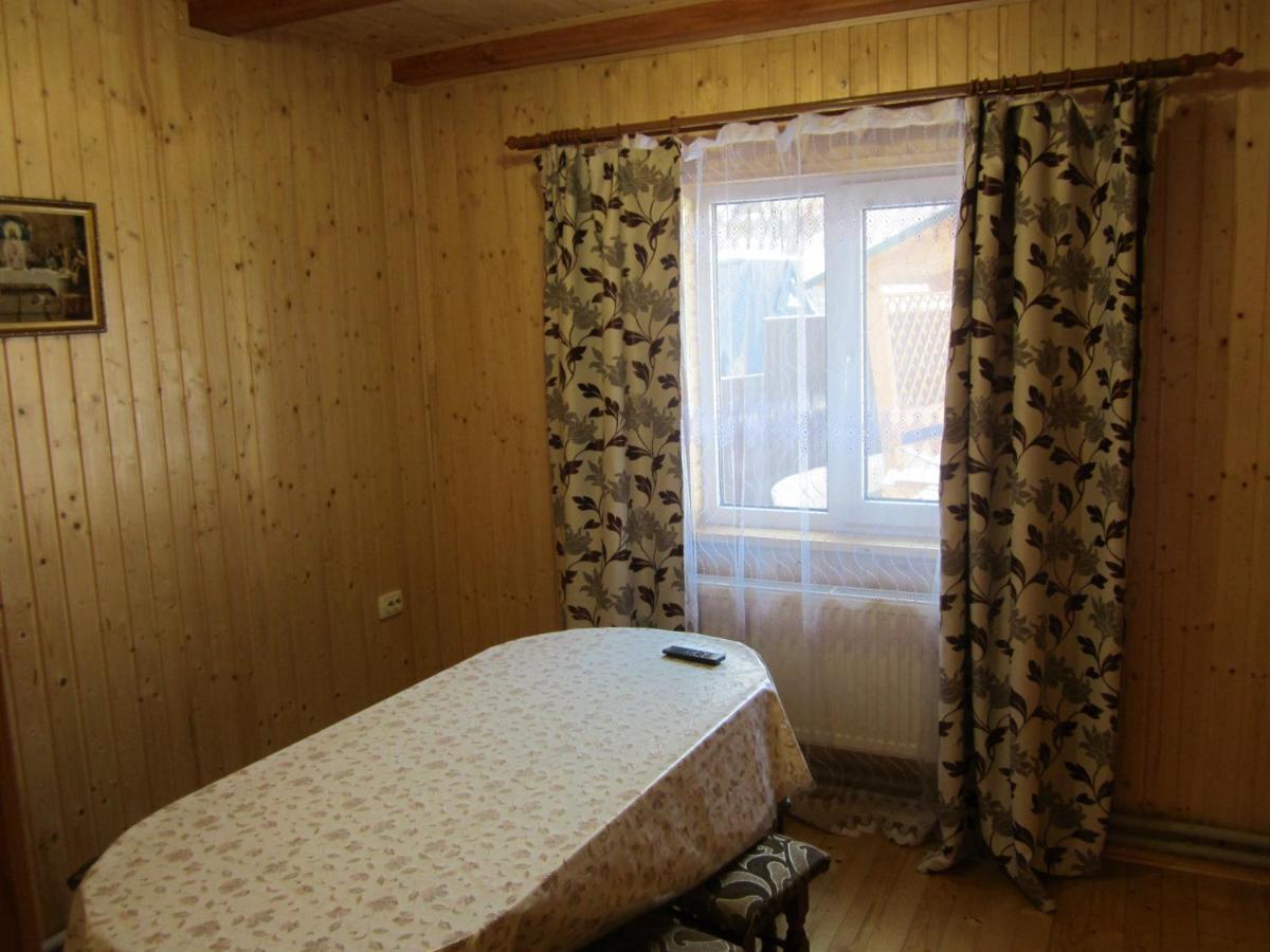 Базилік Hotel Yaremche Bagian luar foto