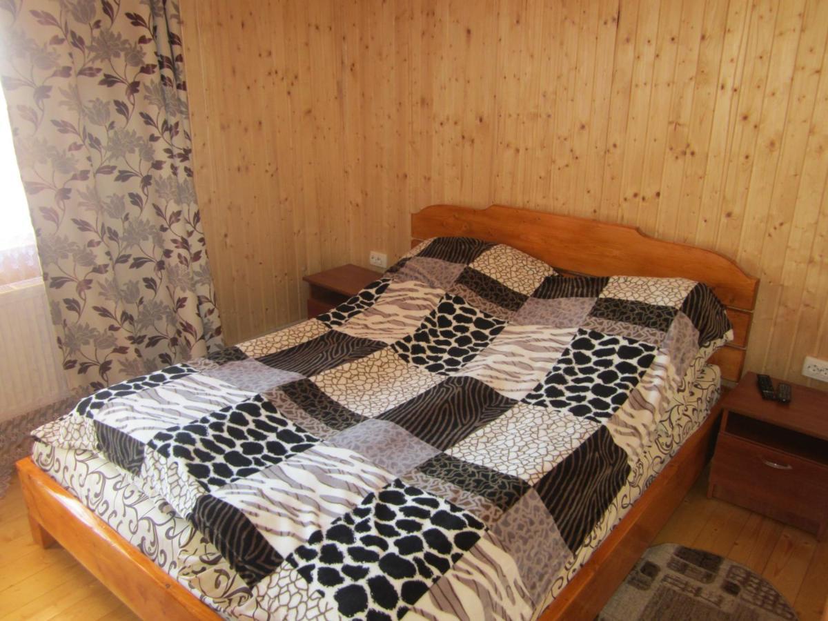 Базилік Hotel Yaremche Bagian luar foto
