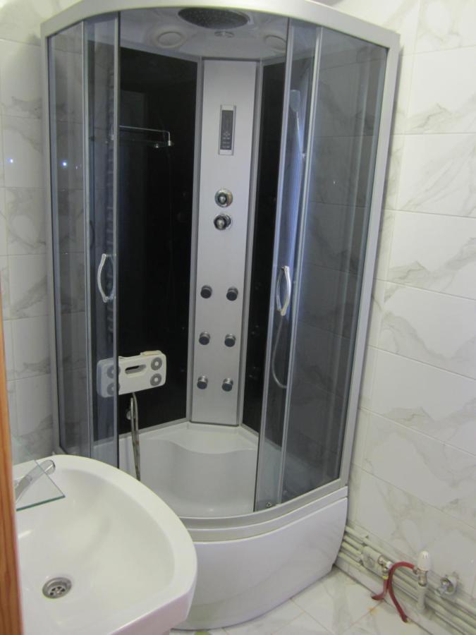 Базилік Hotel Yaremche Bagian luar foto