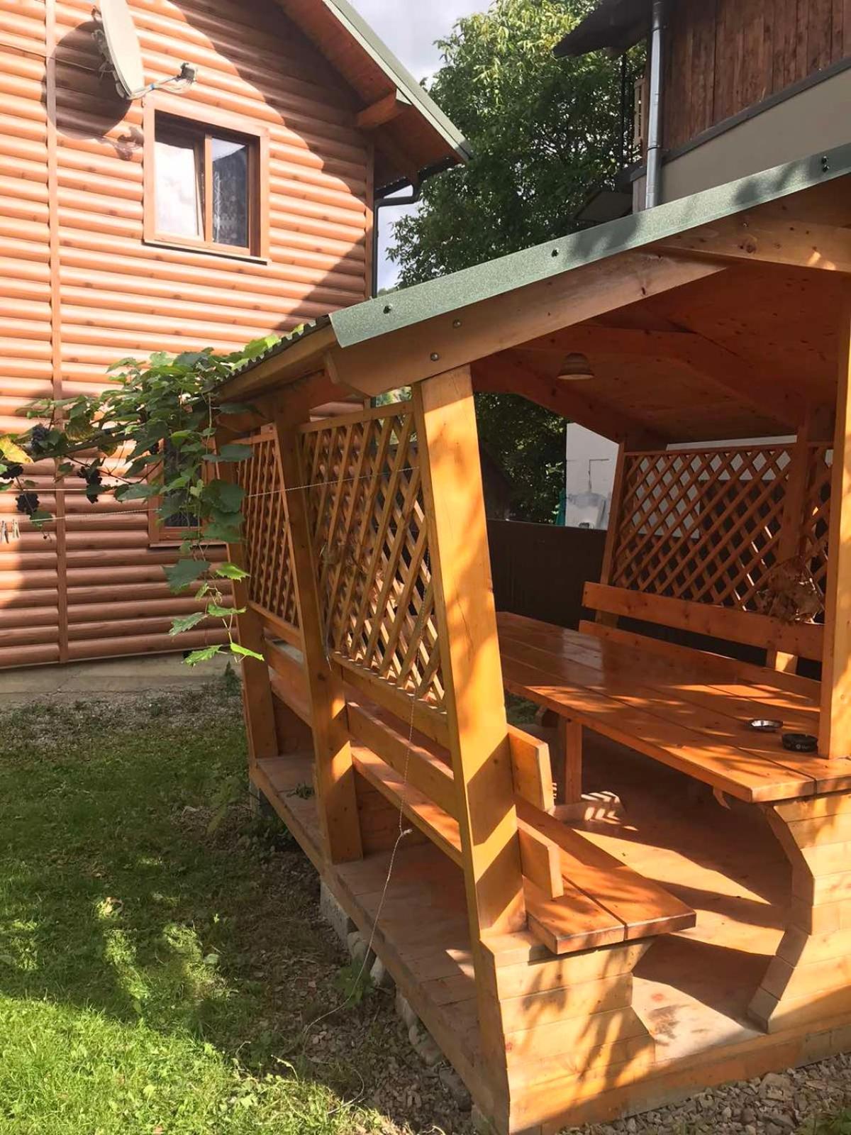 Базилік Hotel Yaremche Bagian luar foto