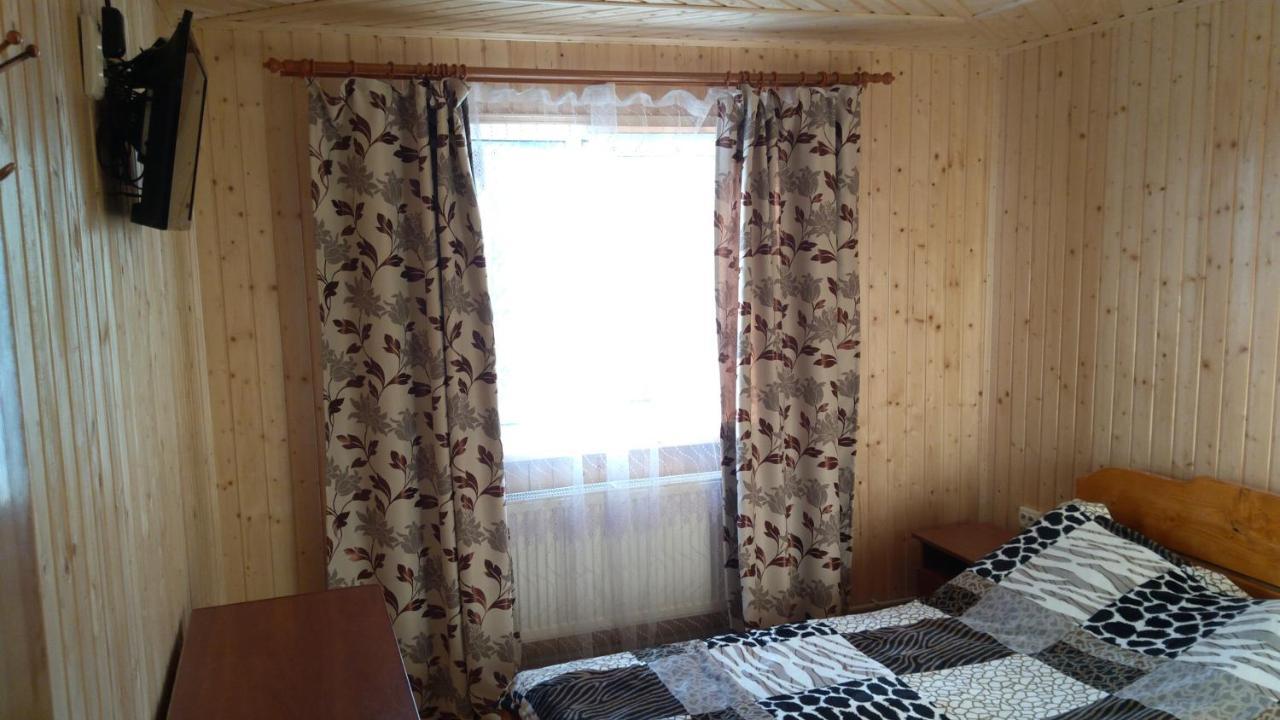 Базилік Hotel Yaremche Bagian luar foto