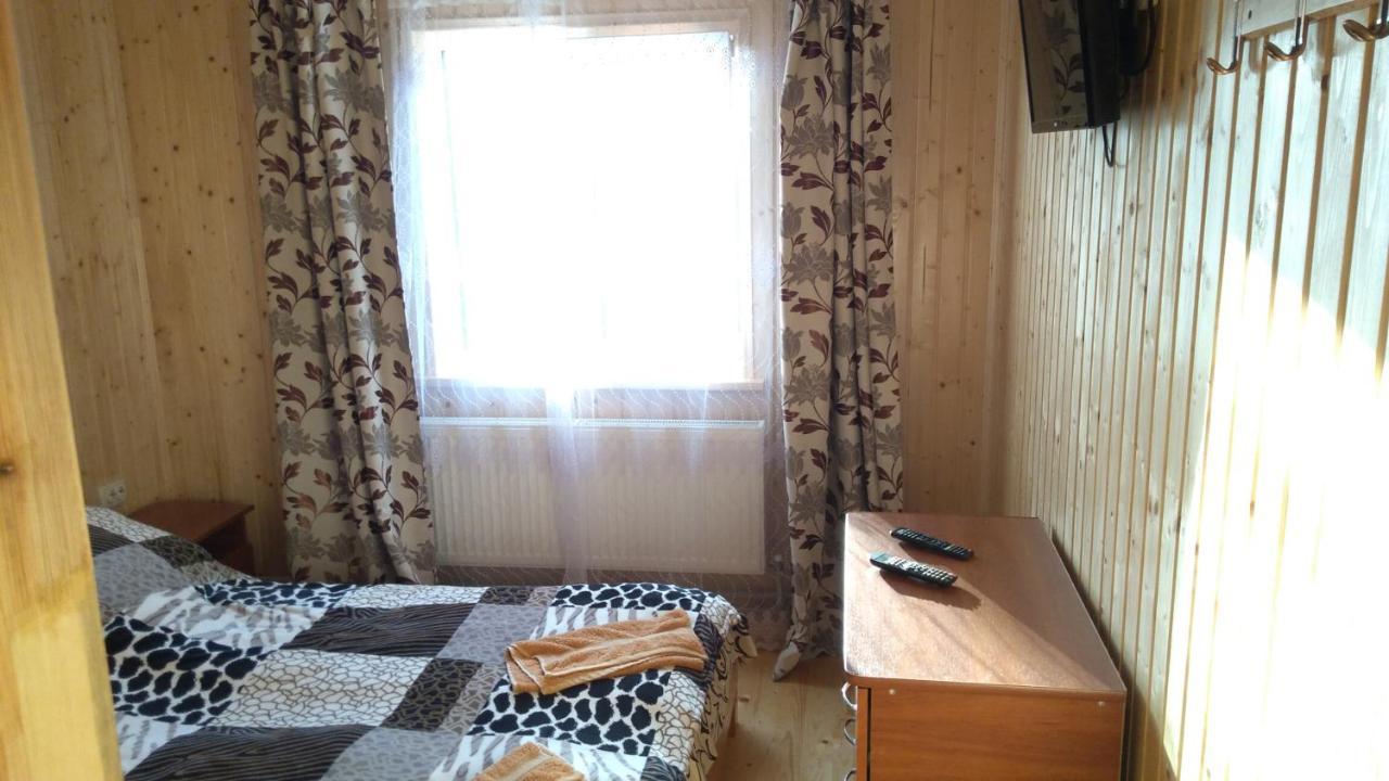 Базилік Hotel Yaremche Bagian luar foto