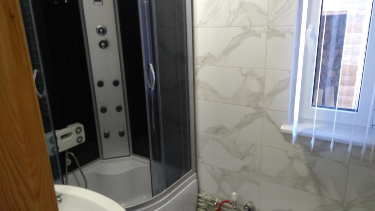 Базилік Hotel Yaremche Bagian luar foto