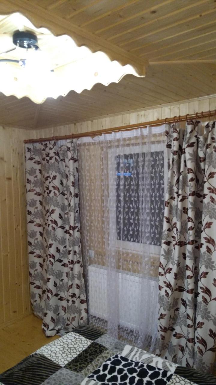 Базилік Hotel Yaremche Bagian luar foto